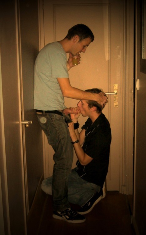 xbbdoug4fun:right inside and i would have a cumhungry hole ready to get a cock raw