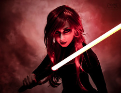 cute-cosplay-babe:  Sith Lord by nominomnom