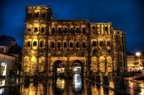 historyfilia:Porta NigraThe Porta Nigra is a large Roman city gate in Trier, built in grey sandstone