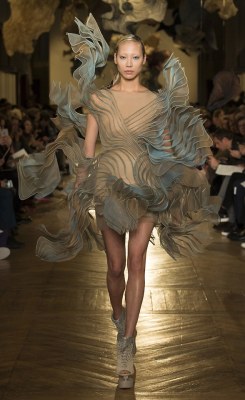 leah-cultice:Soo Joo Park at Iris van Herpen