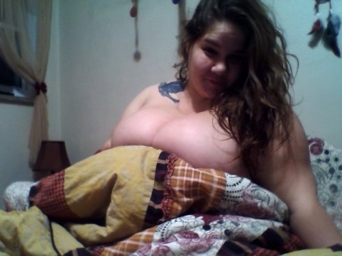 goodlittlekitten: oh you know you wish you could cuddle in these blankets with me…