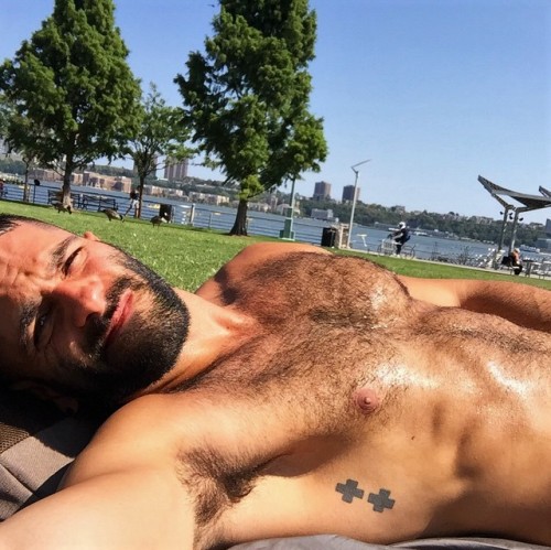kazhairy:Instagram : ramonbroza 