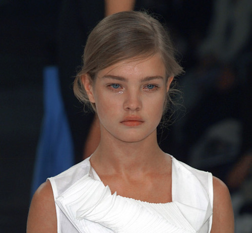 driflloon:natalia vodianova @ atsuro tamaya fw07