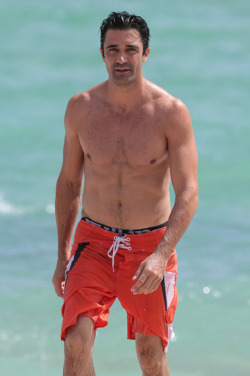 hotfamous-men:  Gilles Marini