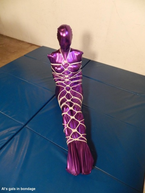 pswkua: What time is it? ENCASEMENT TIME! (source: MasterAllen on Fetlife)