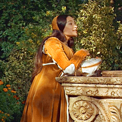 OLIVIA HUSSEY As JULIET CAPULET In ROMEO & JULIET (1968) Dir. Franco Zeffirelli