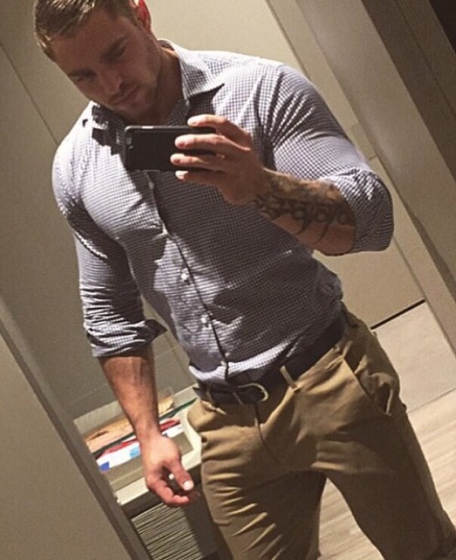 mystraightfriend:  Mystraightfriend.tumblr.com
