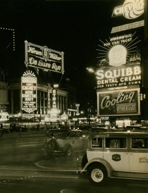 fuckyeahvintage-retro:  New York City, 1934