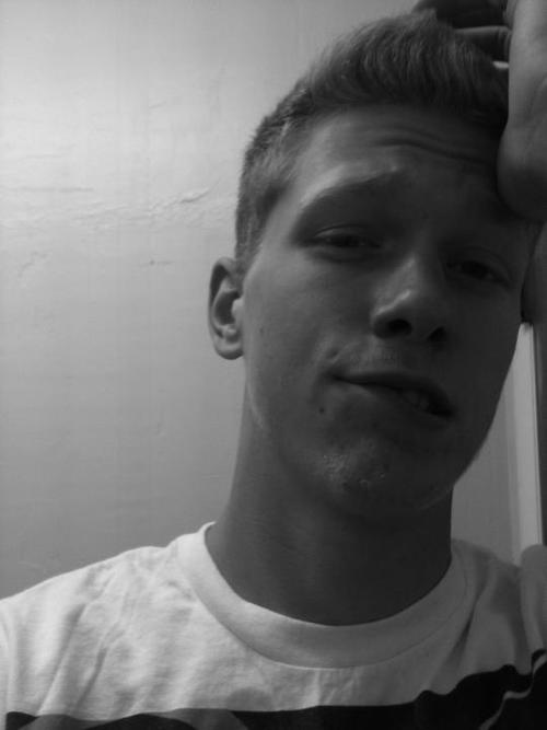 le-craynaynay:  cuteguyss:  Oh Andy, thank you.  Hi all (: