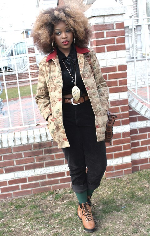 blackgirlsrpretty2:  SPOTLIGHT: http://msbambaataa.tumblr.com/
