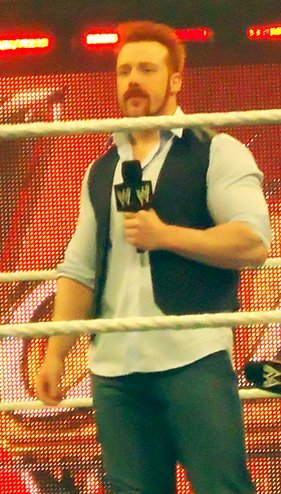 martyna090:  He is hot ! ;)