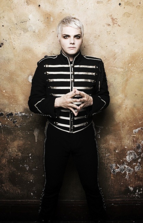 #MCM: Gerard Way@gerardway: New single “Baby You’re A Haunted House” out 10/26! #b