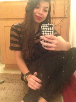 lemonear:  My hair has gotten so long and I also got new lipstick  😍