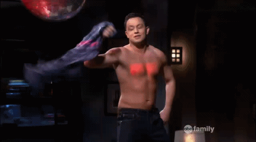 auscaps:  Jonathan Sadowski stripping in Young &amp; Hungry