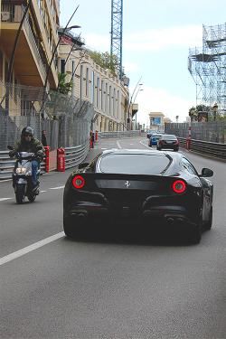 fullthrottleauto:  F12 & The Moped MAN
