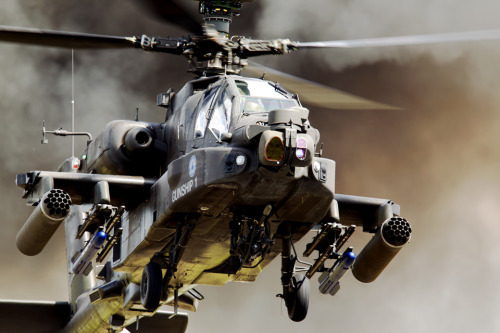 &ldquo;RUN!!!!!!&rdquo; by Neil BatesVia Flickr :Apache Gunship from the 3 Regiment / 16 Assault Bri