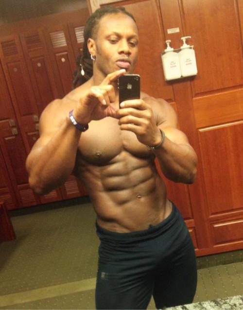 fcsdtrmntn:  Can’t get enough of looking at this dude…and his d*ck print is the truth…. 