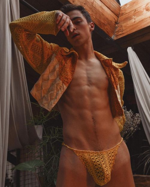 xgv:  Nick Floyd photographed by Jordan Service