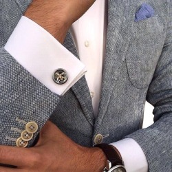gentlemansessentials:  Cufflinks  Gentleman’s Essentials 