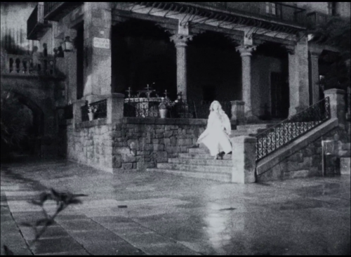 365filmsbyauroranocte:Maria Rohm in Cuadecuc, Vampir (Pere Portabella, 1971)