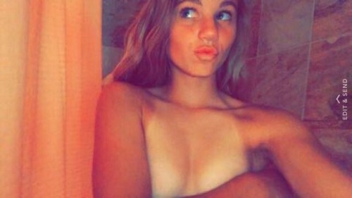 Sexy Amateur Teen Selfies