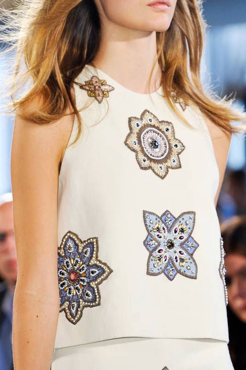 glitter-in-wonderland:  kurkova:  Tory Burch Spring 2014 RTW - Details  xx