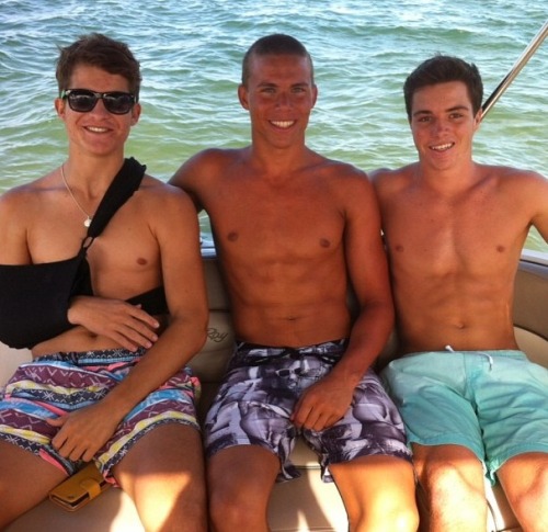 Aussie boat boys ;) naughtyhotaussieguys.tumblr.com