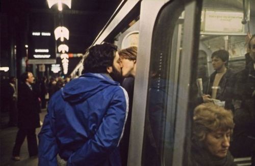 misswallflower:Bob Mazzer’s photos of London Underground from '70s and ‘80s.