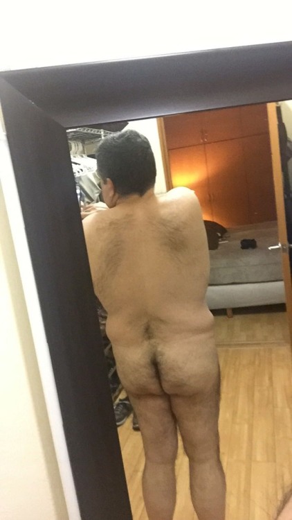 Porn photo b-guzman:Héctor  Héctor is a hot daddy!