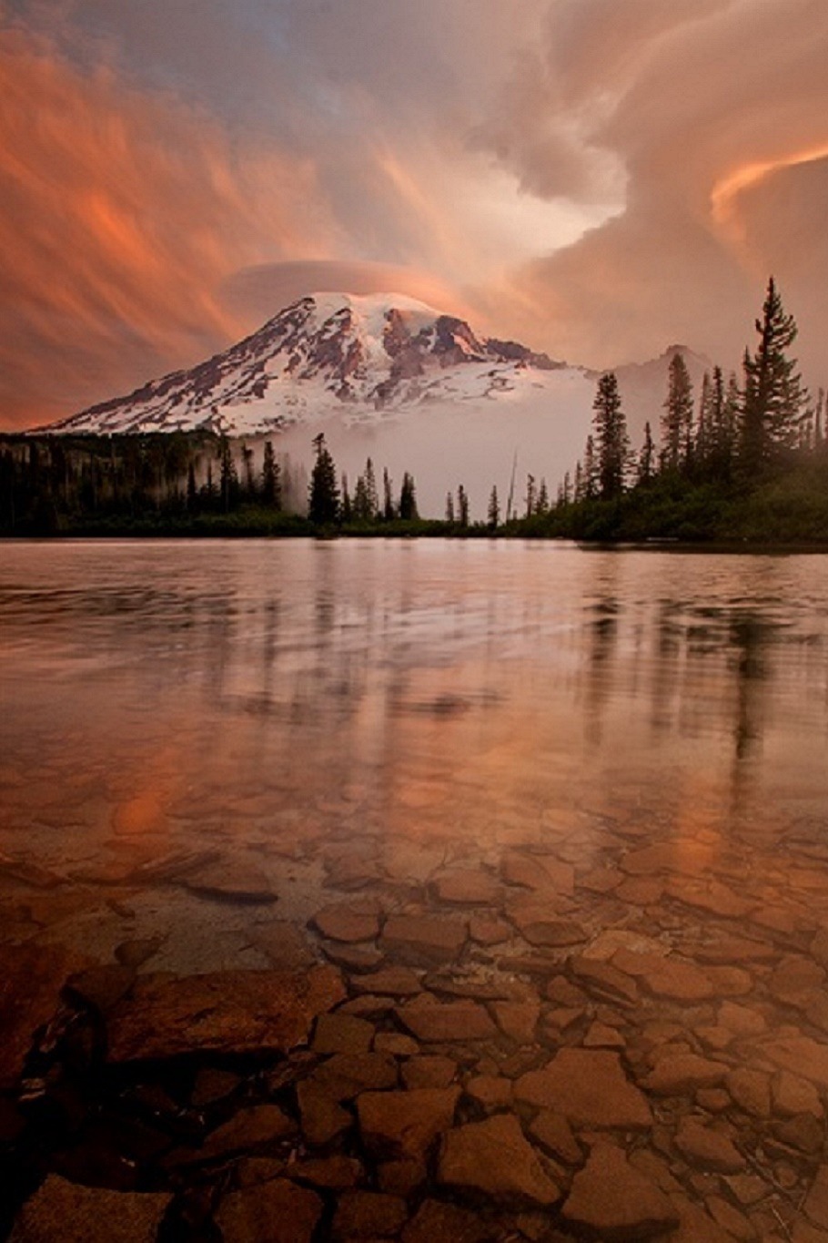 spartin316:  sublim-ature:  Mt. Rainier, WashingtonPaul Bowman  Home.