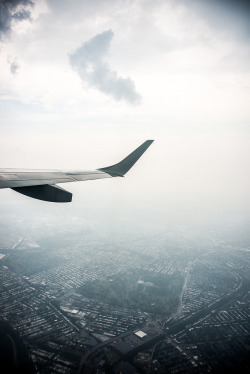 fuckyeahairplaness:   Delays to Toronto (by