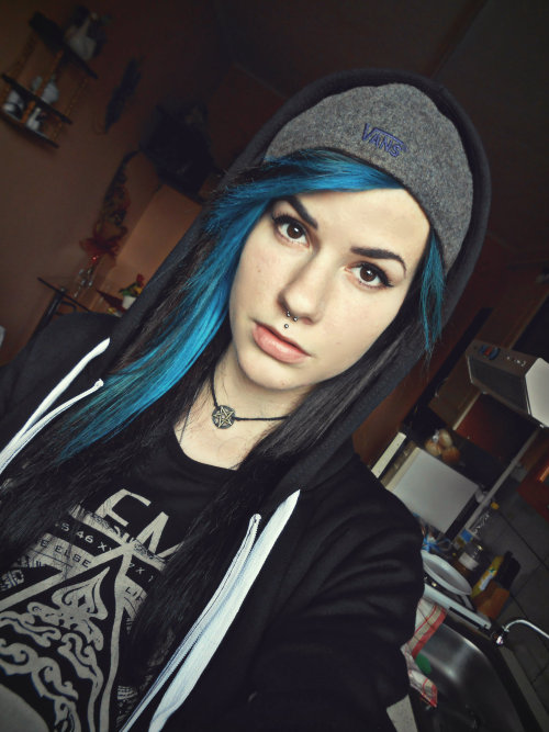 purrfects:  http://carinnes.tumblr.com/ 