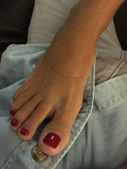 feetadventure: nylon girls movies