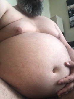 beergutbear:  Morning belly…(still bloated