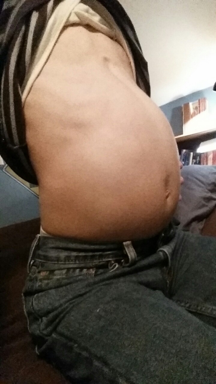 skinnybellyblimp:  I’m going to pop I can’t even breathe without it hurting and