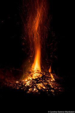 carolinedattnerblankstein:  Dancing flames 7 © Collection Feu Follet  © Caroline Dattner Blankstein www.caroline-blankstein.fr 