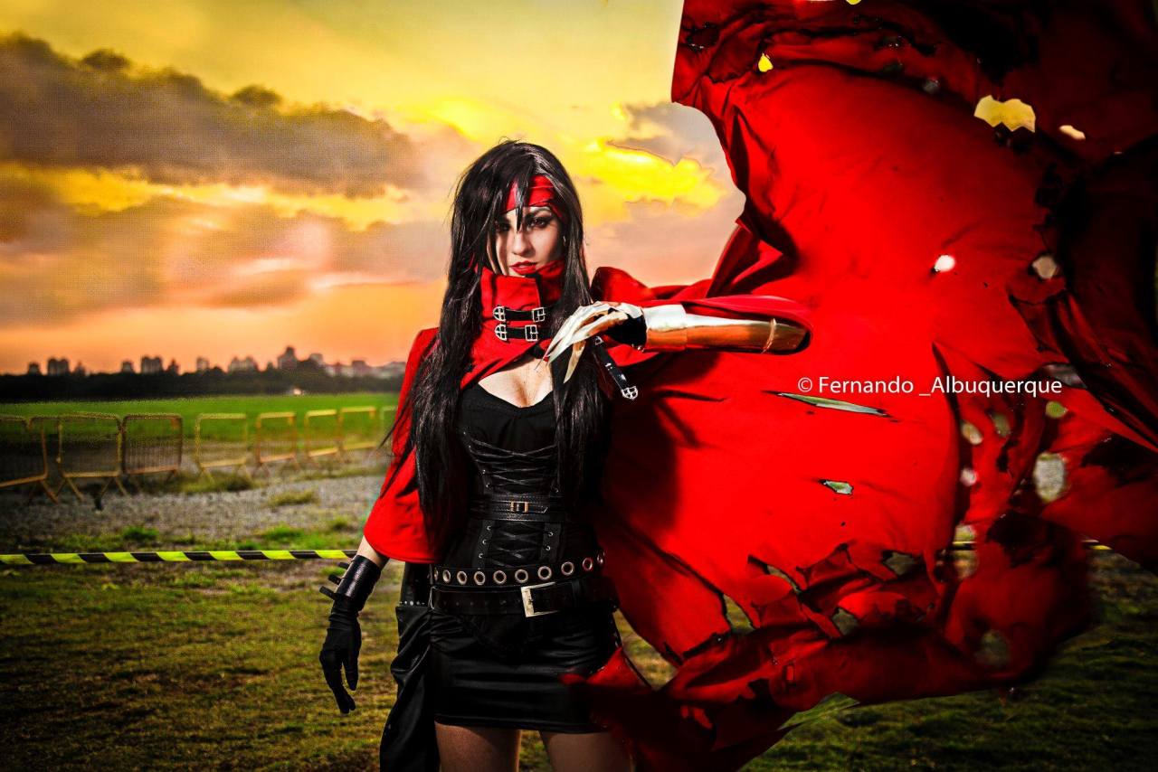 cosplayandanimes:  Vincent Valentine - FINAL FANTASY VIIsource
