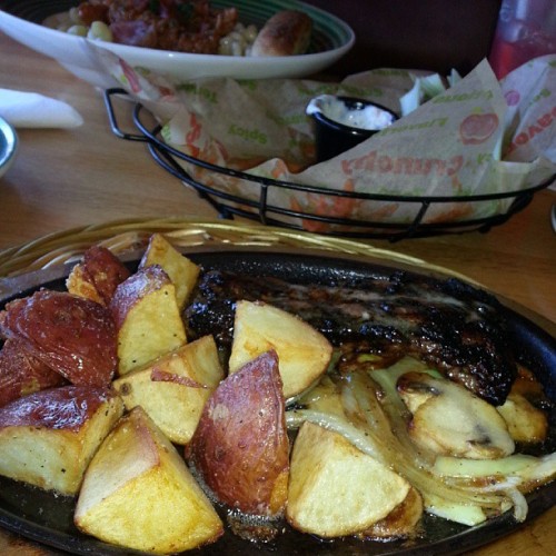 Porn Lunch!!!! (at Applebee’s Neighborhood photos