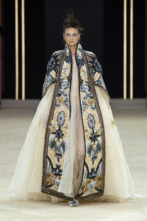 MaySociety — Guo Pei Couture Fall/Winter 2019-2020 - Alternate...