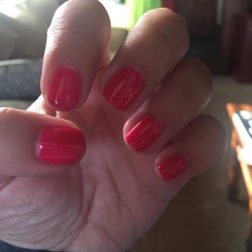 Still obsessed with this color. #manicure #nochip #summer