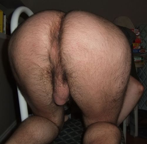 straight-or-straight-acting-guys:for the body hair lover: an hairy guy and not ashame of that