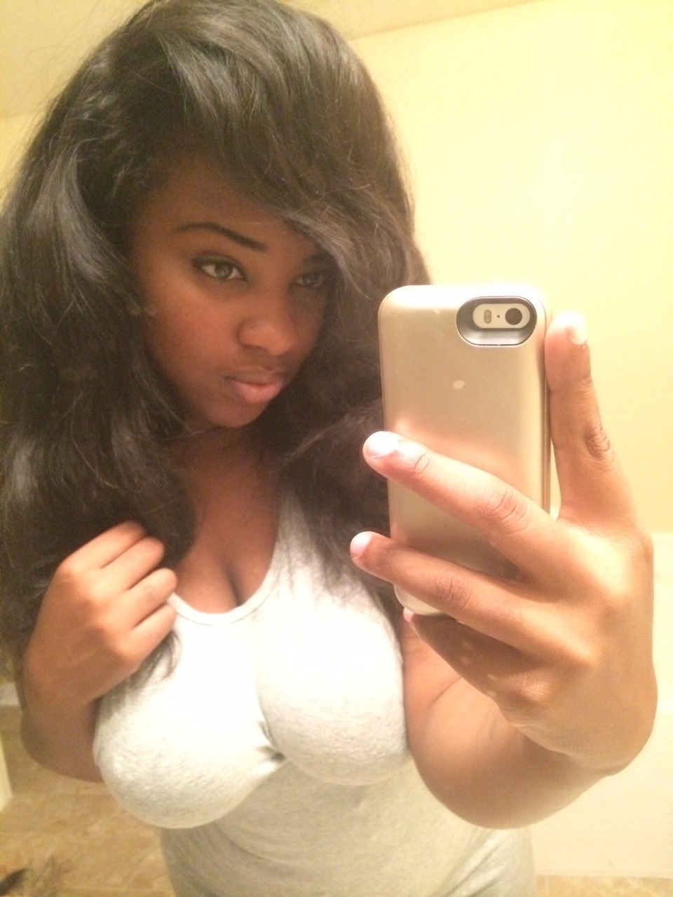 msixela:  mrgogettem:  msixela:  5s days i hate my 6 &amp; 6+ :(  why you hate