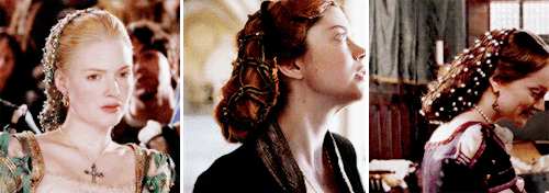 jeanoflochiel:costume series: medieval fashion in period drama → snoods (crespines and cauls cont.)T
