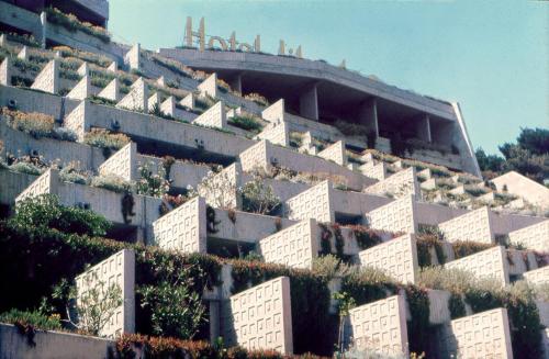 Hotel Libertas, Dubrovnik, 1968–74, arch. Andrija Čičin-Šain, Žarko Vincek