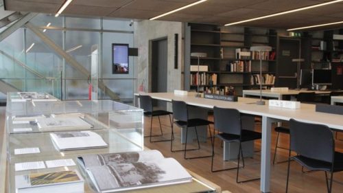 Instituto Moreira Salles has just inaugurated it’s new space in SP. The building holds a great library focused in the photography book. The library has an exhibition space and Miguel Del Castillo ( Library Curator ) curated the space first exhibition...