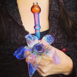 chubbychimi:This is offensively gorgeous and now I need it. By @borosilichic #glass #pipe #flower #want