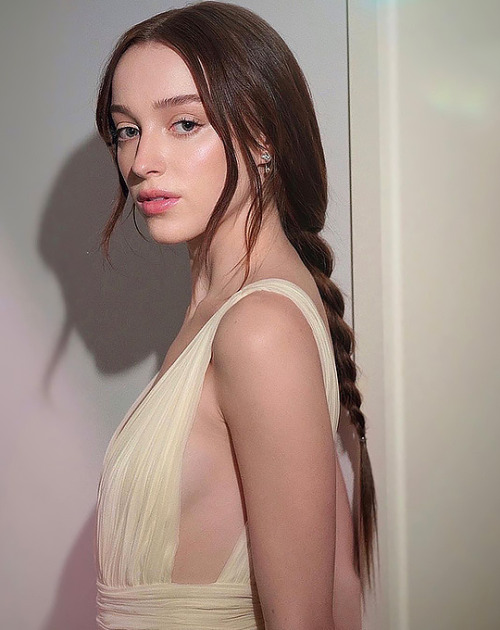Phoebe Dynevor For The 28th Annual Critics Choice Awards (2023)