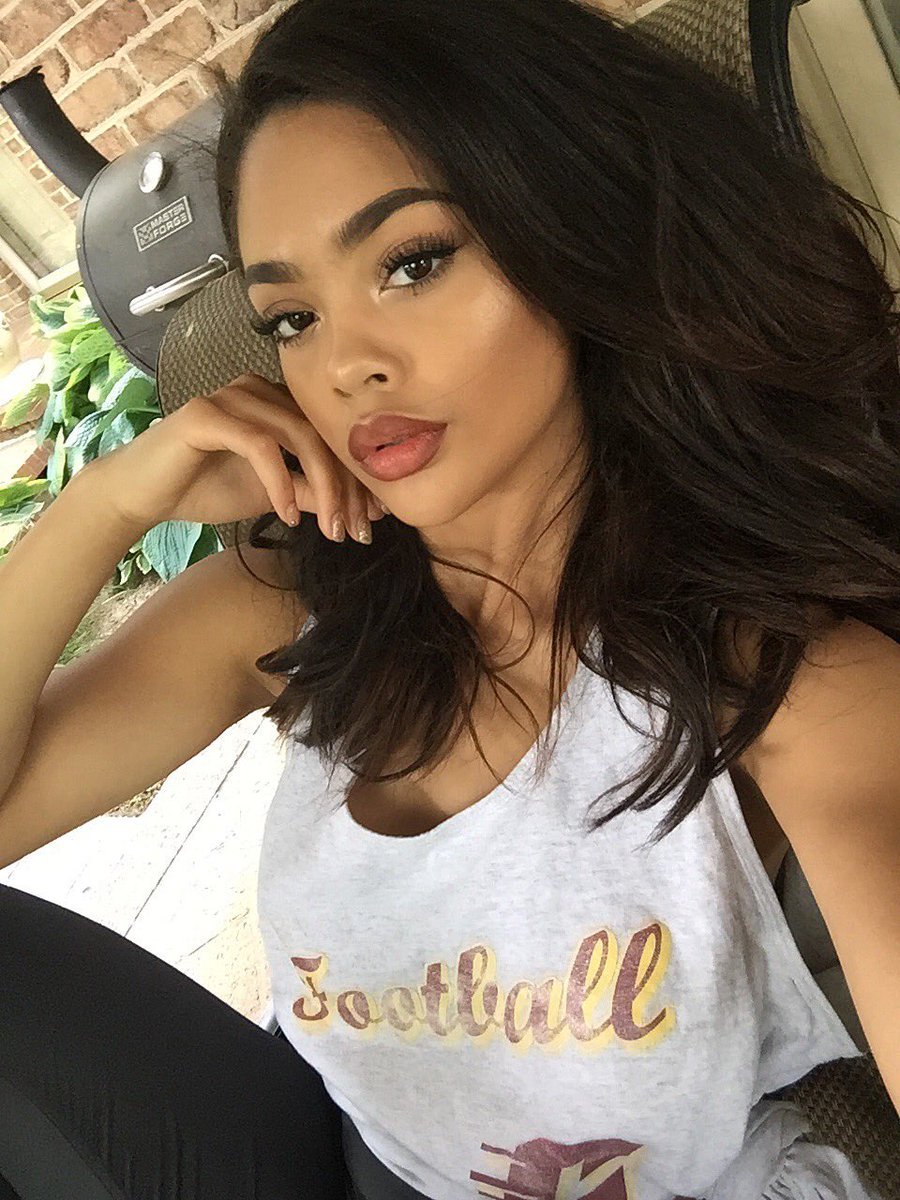 fashionistasrus:  Twitter: bby_cai