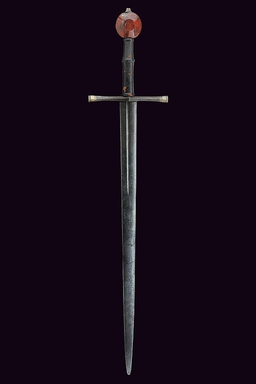 the-swords-of-sword-sitedotcom:Superlative Oakeshott Type XVIa w/Marble PommelRead more: http:/