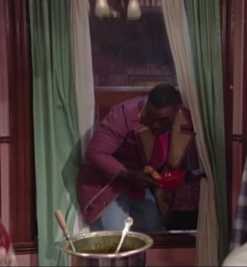 ragernoir:  starslicer:  xxdavee:  clarknokent:  Me when white people cook  ^^^^^  fdlg;mglrldf’l’fd,gf;’d  “Nuh, just chillin” 